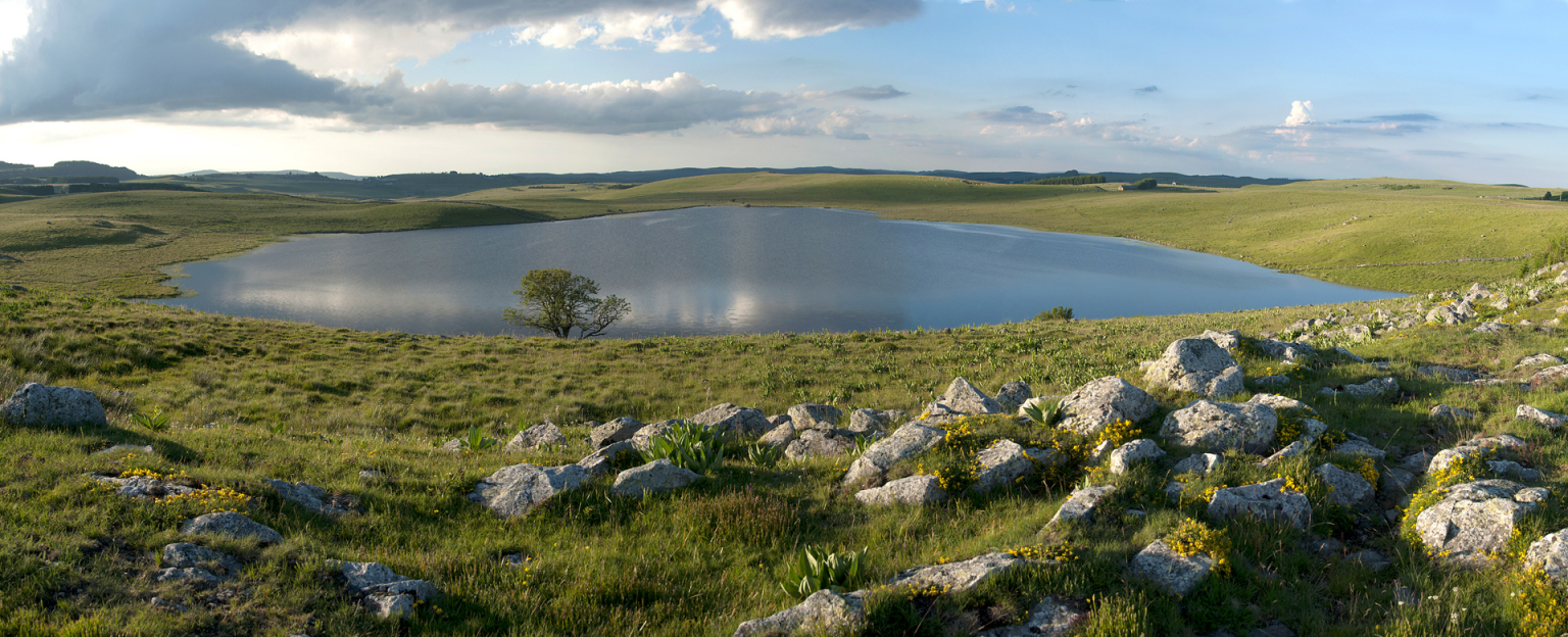 Lac de Saint Andéol. A. Méravilles.