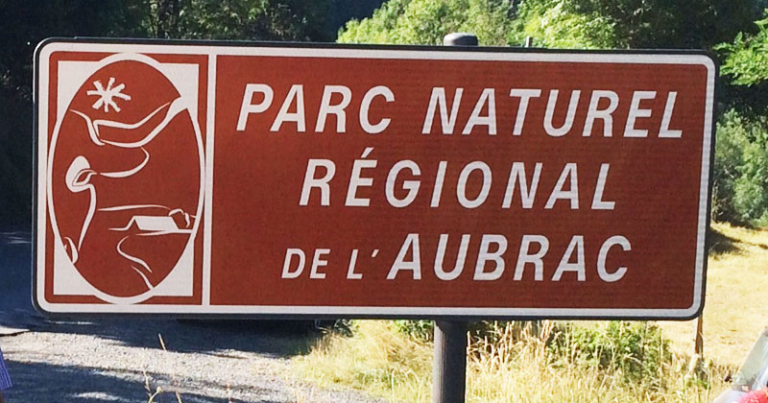 Panneau de signalisation Parc naturel régional de l'Aubrac