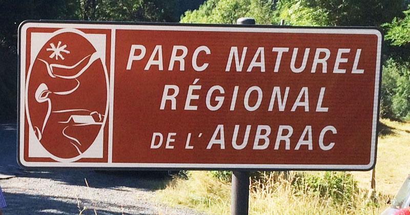 Panneau de signalisation Parc naturel régional de l'Aubrac