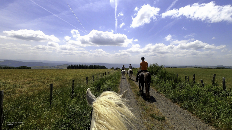 Randonnée à cheval en Aubrac - JP Viguier