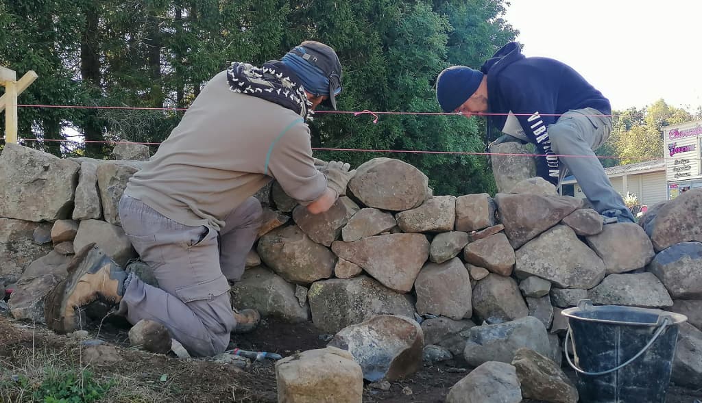 Mur en pierre sèche de Nasbinals - Chantier-école ABPS - PNR Aubrac