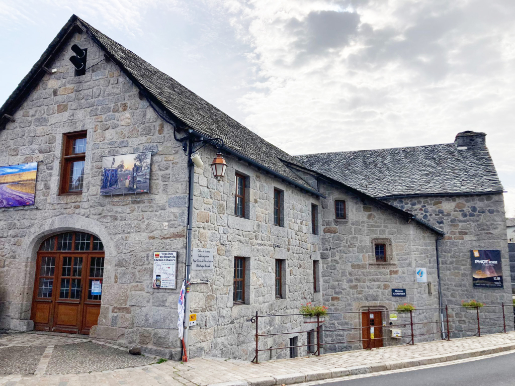 Antenne du Parc à Nasbinals - Maison Charrier - PNR AUbrac