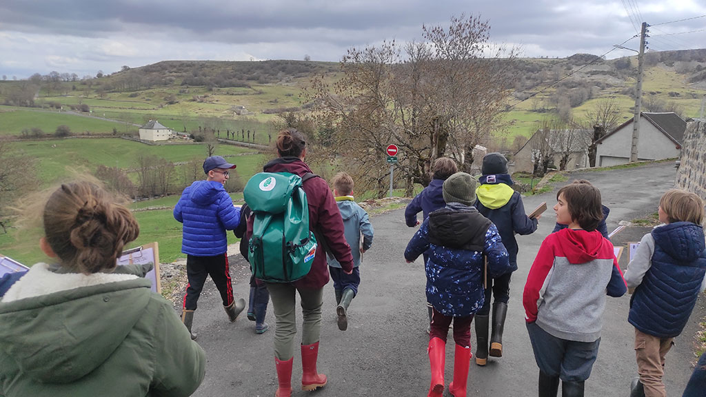 Au fil de l’eau avec les élèves de CE et de CM de l’école de Saint Urcize - PNR Aubrac