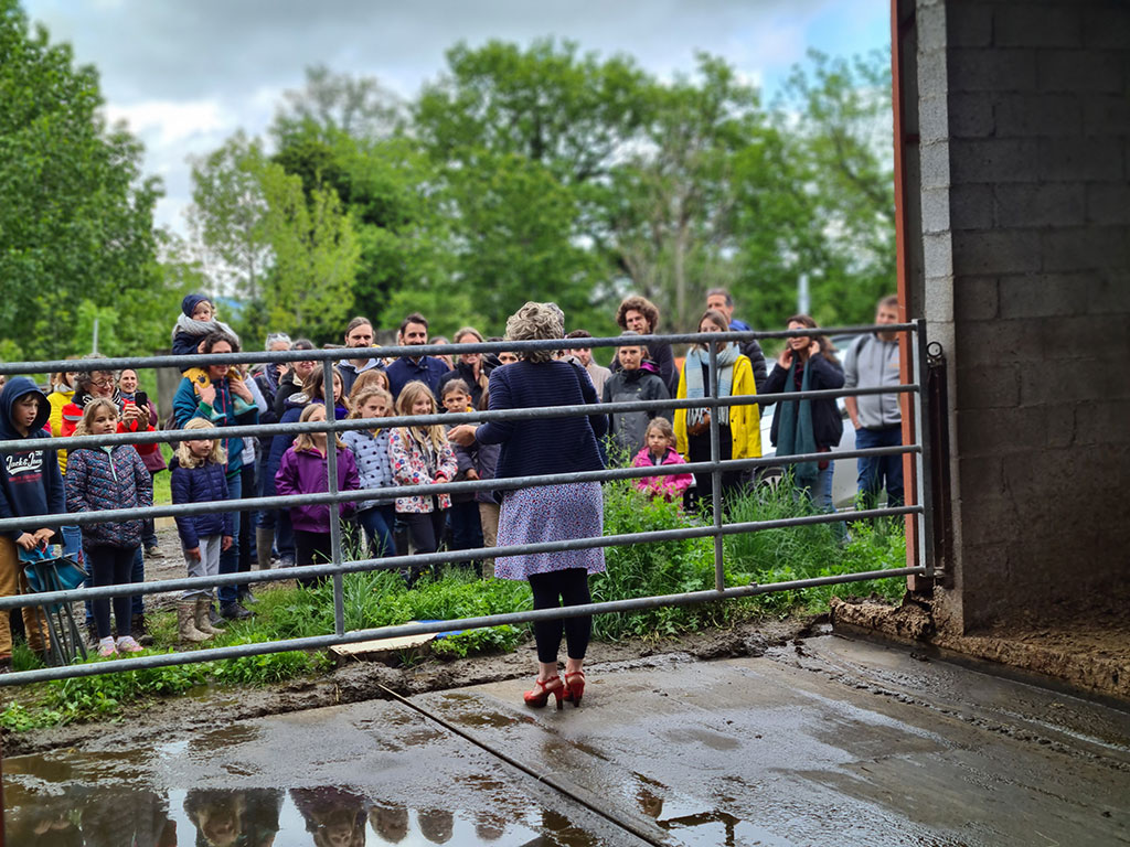 120 personnes à Castelnau de Mandailles pour “Veici ven !” - PNR Aubrac