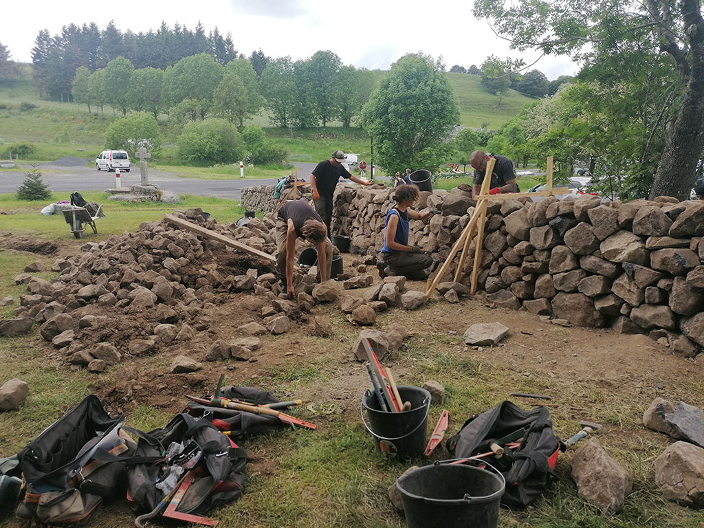 Chantier-école pierre sèche - Nasbinals - PNR Aubrac