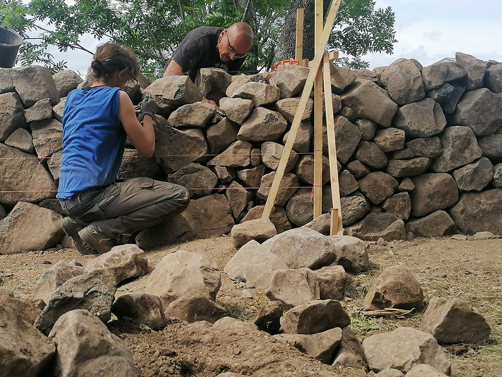 Chantier-école pierre sèche - Nasbinals - PNR Aubrac