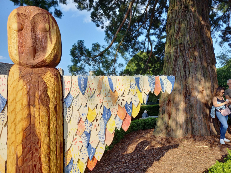 Inauguration du Totem Chouette au jardin public d'Aumont Aubrac