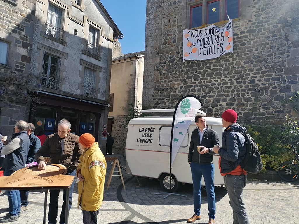 Ciel nomade - Exposition de sérigraphies à mur de Barrez - PNR Aubrac