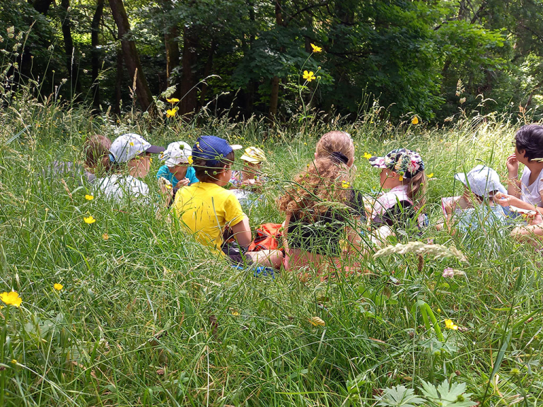 Journée de restitution de l'École du Parc 2024 à Saint Chély d'Aubrac - PNR Aubrac